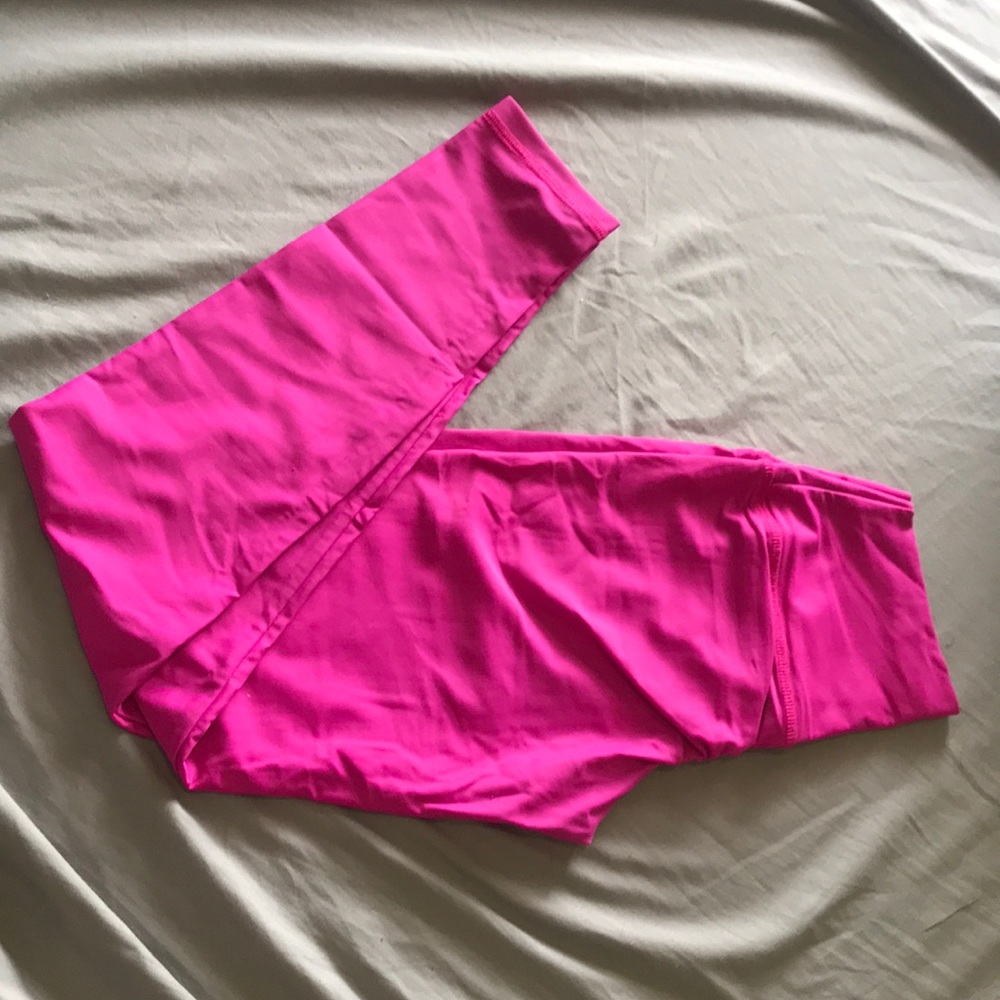 Hot pink scrunch booty gym leggings